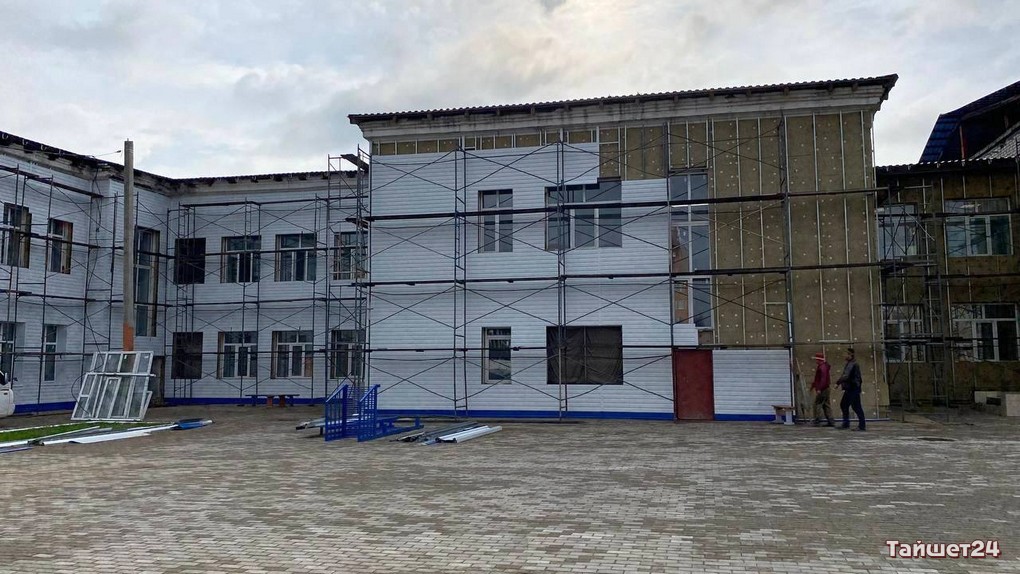 Областное правительство: Ремонт школы №14 в Тайшете должен быть завершен к началу ноября