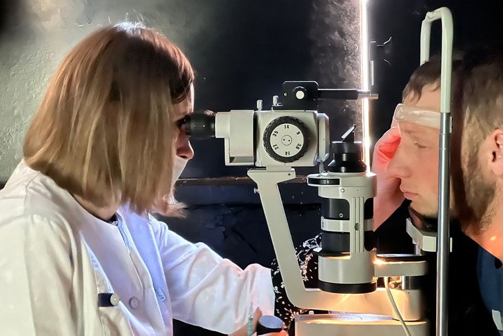 В Тулуне офтальмологи завершили выездное лечение пациентов, страдающих от глаукомы