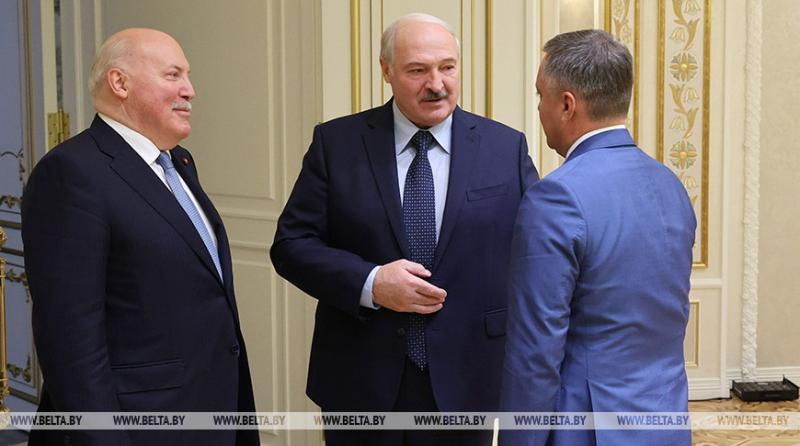 Продлевать будете? Как диктатор Лукашенко «выписал» иркутского губернатора