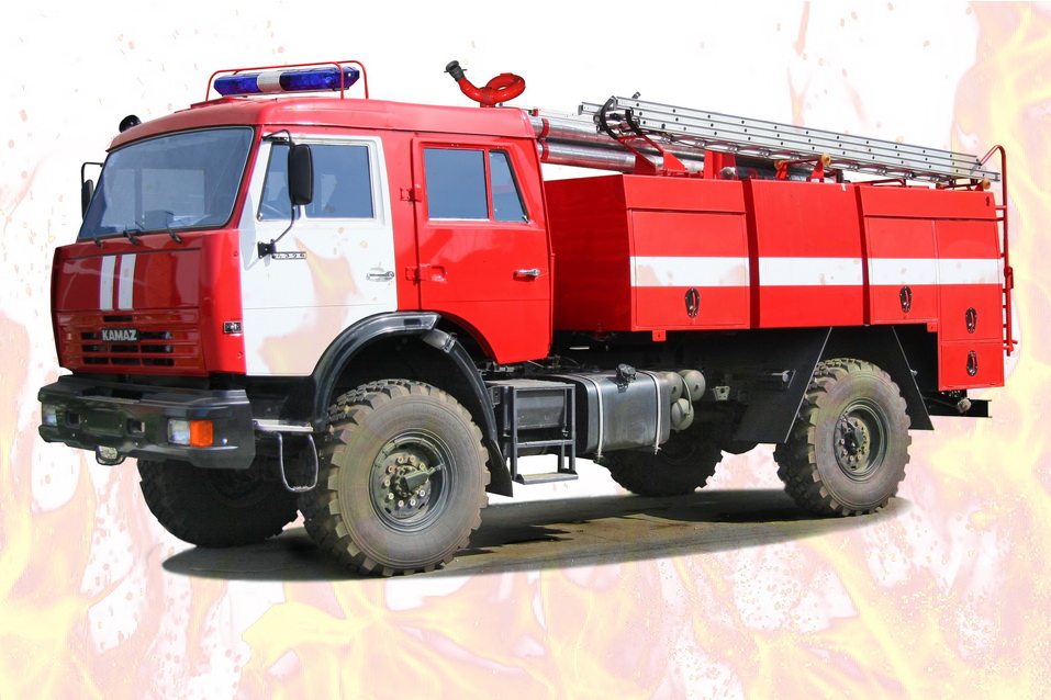 Иркутские пожарные спасли 13 человек из горящего дома