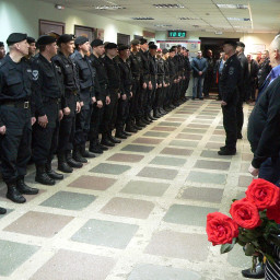 В Ангарске сотрудники ОМОН Управления Росгвардии по Иркутской области почтили память сотрудников, погибших при исполнении служебных обязанностей