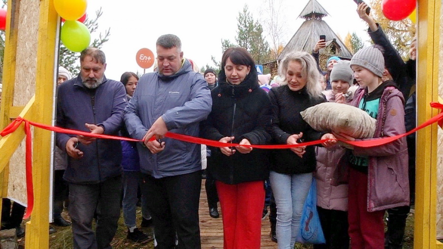 В г. Усть-Илимске открыли новую экотропу "Озерная"