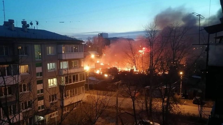 Падение самолета СУ-30 на дом в Иркутске: что известно к этому часу