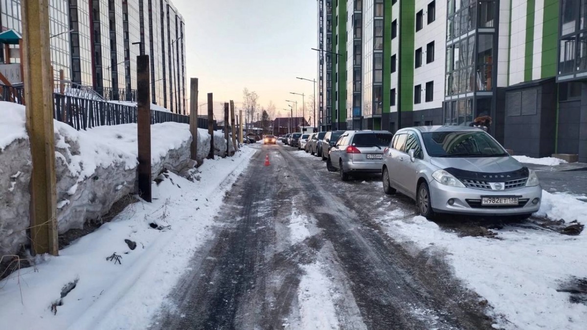 Семилетний ребенок оказался под колесами авто при ДТП в Иркутске