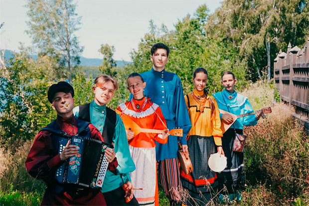 Иркутян приглашают на фолк-субботу "Посиделки с гармонью"