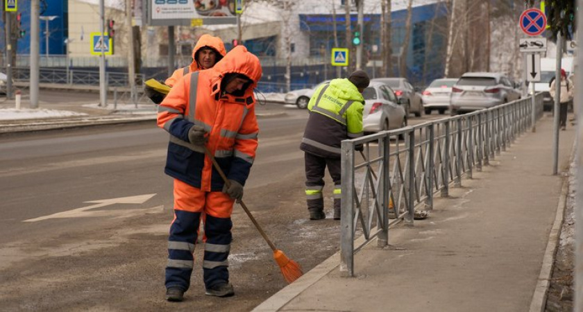 В Иркутске начались масштабные весенние уборки