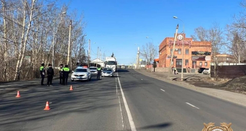 В Иркутской области девятилетний мальчик пострадал, перебегая дорогу в неположенном месте