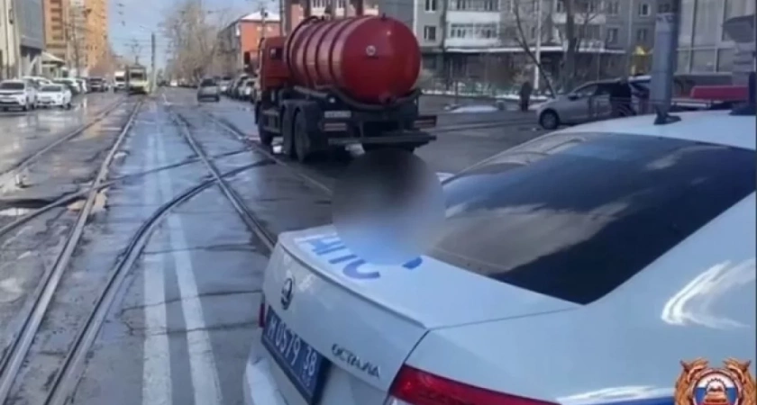 В Иркутске автоцистерна насмерть сбила женщину на пешеходном переходе