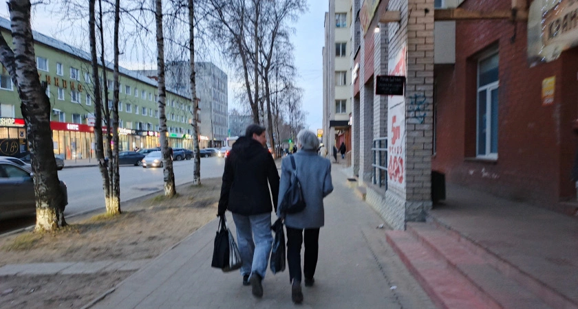 Фото к статье: Пенсионеры перед майскими праздниками получат повышенные пенсии: уже объявили точные суммы