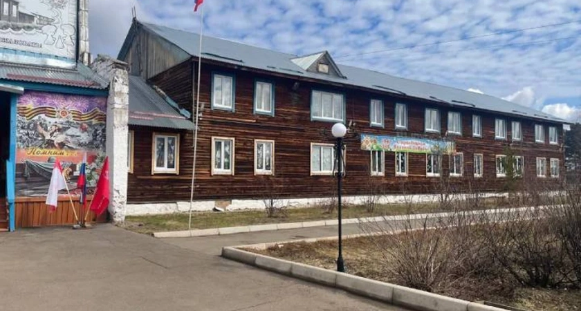 Министры Иркутской области осмотрели школы и больницы Киренского района