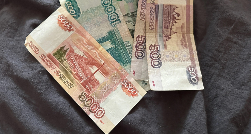 По 9000 рублей каждому за майские праздники: выплаты россиянам ожидаются с 9 мая