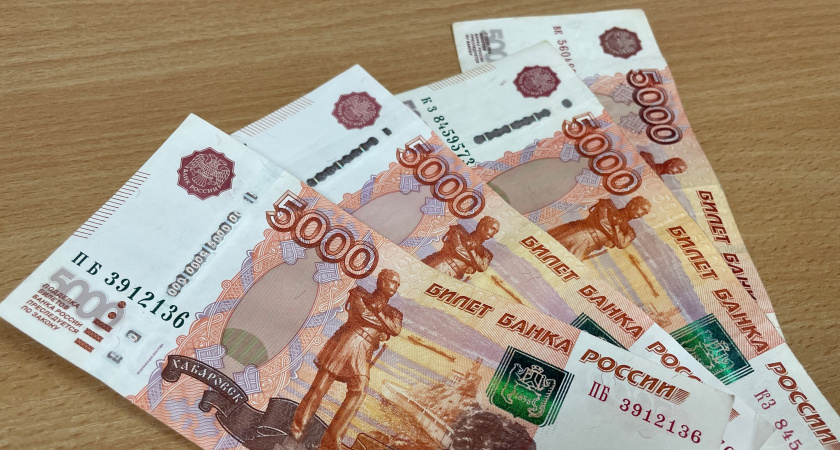 И работающим, и неработающим. Всем, кто получает пенсию, выплатят разовую выплату в середине мая