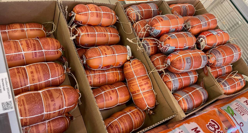 Чистое мясо, никакой подделки: в Роскачестве назвали лучшую колбасу для оливье