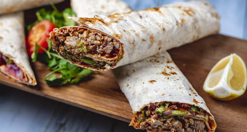 Быстро, просто и очень вкусно: берем лаваш и готовим вкуснейшие рулетики — разлетятся со стола в один миг