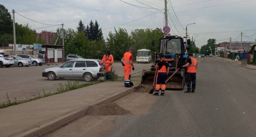 В Иркутске проводят масштабную уборку после праздника