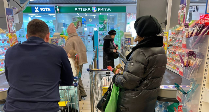 Больше никогда не расплачусь в магазине картой: оказалось, все это время я платила больше и в "Пятерочке", и в "Магните"