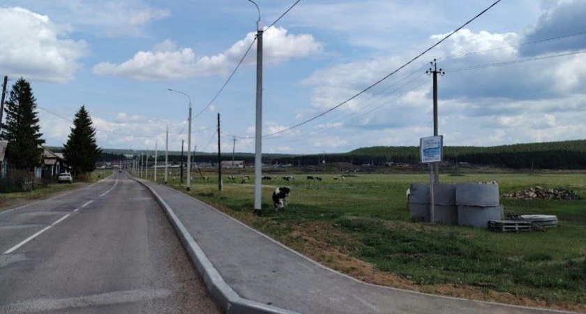 Благодаря вмешательству прокуратуры на дороге в Иркутской области обустроили тротуары