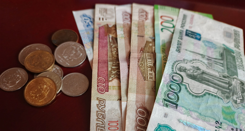 И работающим, и неработающим. Эту сумму добавят к пенсии всем пенсионерам в июле