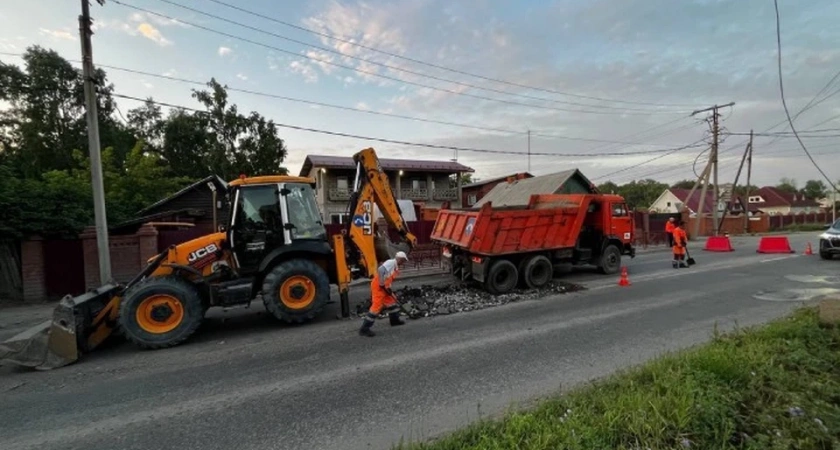 В Иркутске дорожные бригады приводят магистрали в порядок с помощью инновационных методов