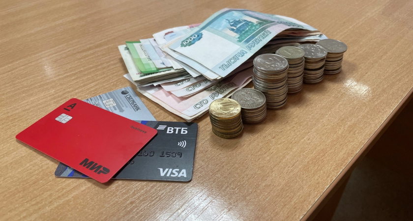 Пенсионерам с 23 июля зачислят на карту разовую выплату с четырьмя нулями