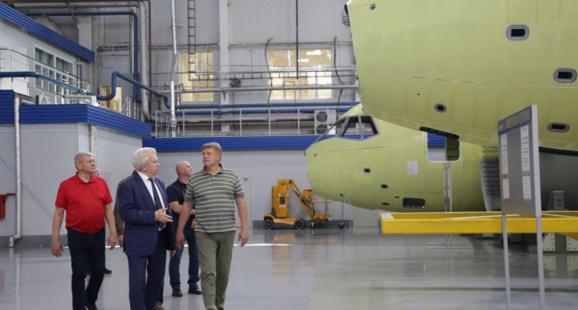 Иркутский авиазавод показал процесс сборки нового пассажирского лайнера МС-21