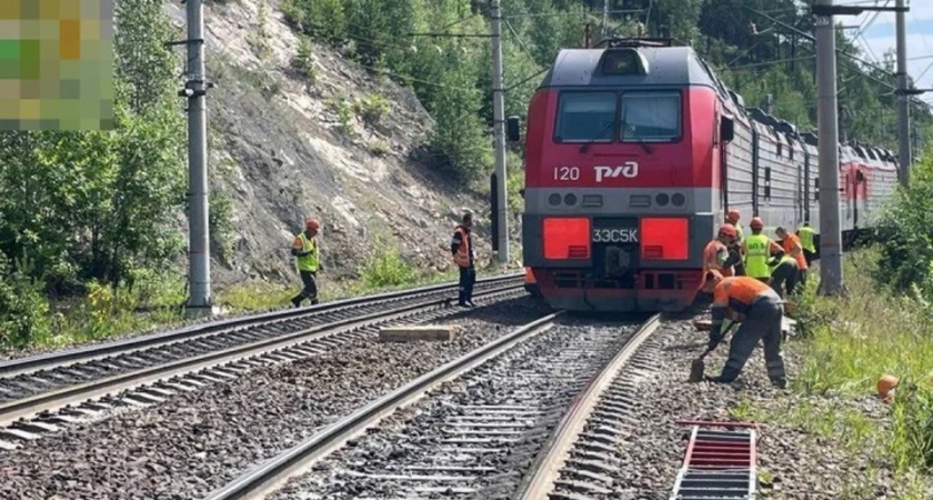 В Иркутской области локомотив сошел с рельсов на участке Ангасолка-Слюдянка