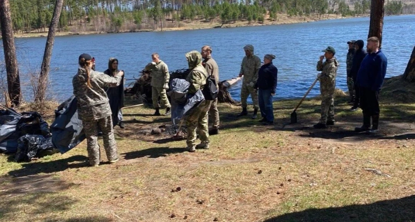 В Иркутской области ликвидировали свалки в труднодоступных местах Байкальской природной территории