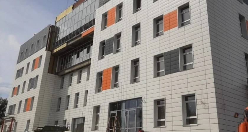 В Иркутске возводят новую поликлинику на улицах Баррикад и Напольной