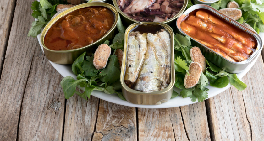 Беру банку консервов, готовлю эту вкуснятину — даже муж мясоед, просит добавки