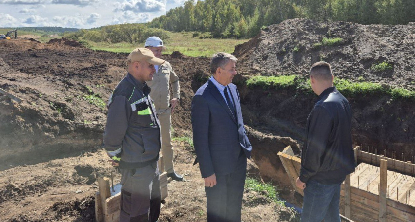 Вода приходит в Усть-Ордынский: губернатор проконтролировал ход строительства ключевого водовода