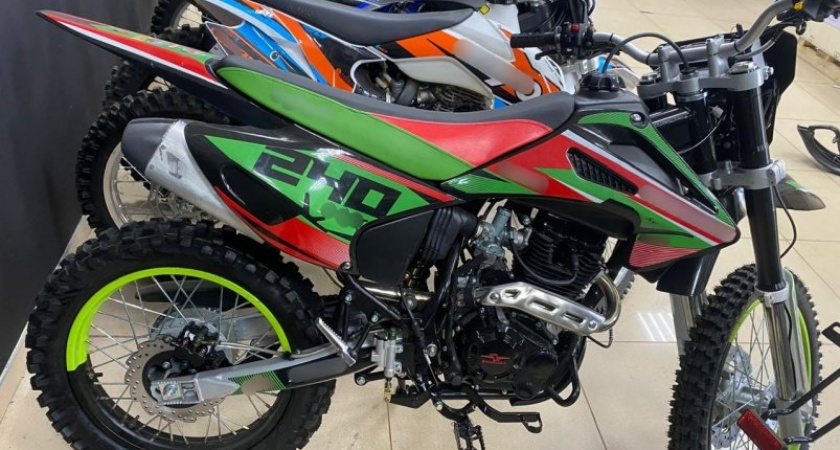 Крупная партия мототехники без документов задержана на складе в Иркутске