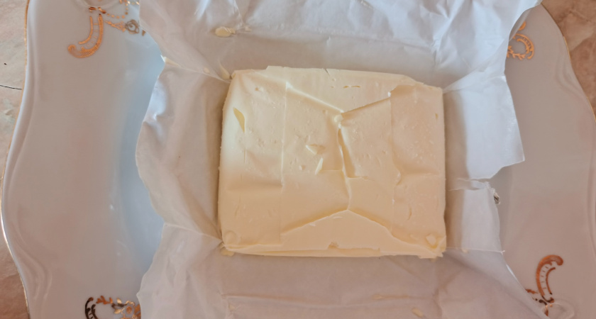 Гадость в эффектных брикетах: Роскачество предупредило о марках популярного сливочного масла, которые лучше не покупать