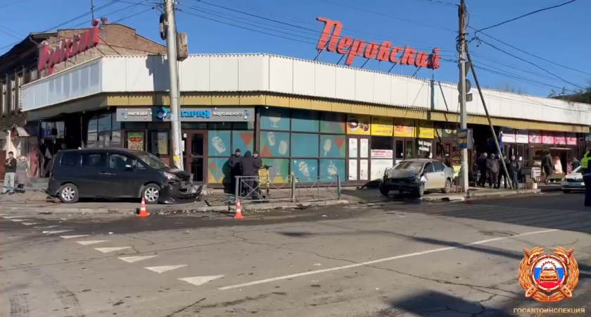 В Иркутске автомобиль нарушителя устроил массовое ДТП с пострадавшими