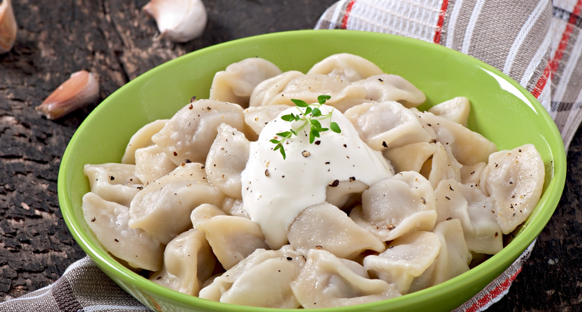 Всего 50 грамм — и тесто вкуснее даже без начинки: пельмени и вареники получаются, как у бабушки в деревне