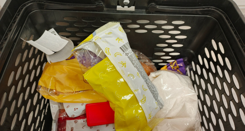 Сходили по вашей рекомендации на экскурсию в «Чижик». Показываю, что купили на 1400 рублей - наша продуктовая корзина