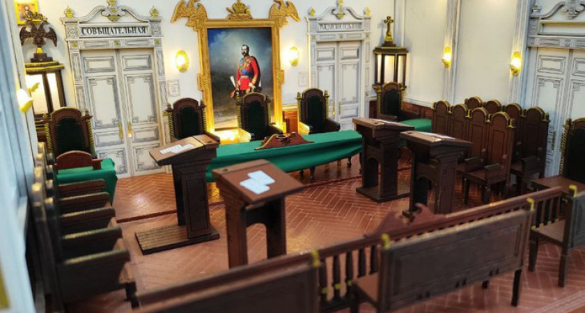 В Иркутске создали миниатюрный зал суда 19 века