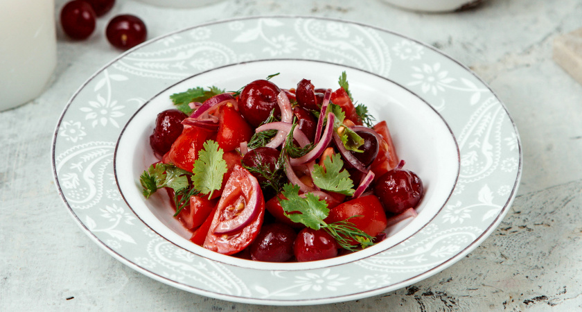 Салат «Огненный галоп» к Новому 2026 году — встретим Красную Лошадь сочным угощением: позовем в дом счастье