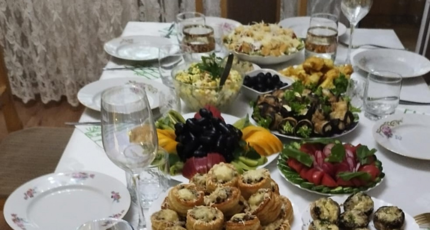 Что нельзя готовить на Новый год 2026 - год Лошади, а что должно быть на столе, чтобы привлечь к себе удачу