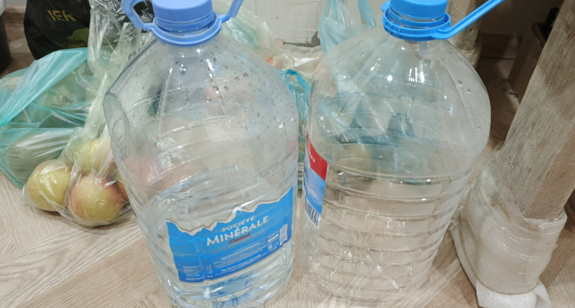 Пластиковые бутылки не выкидываю: разрезаю на 3 части и получаю очень необходимую штуку — без нее просто невозможно в хозяйстве