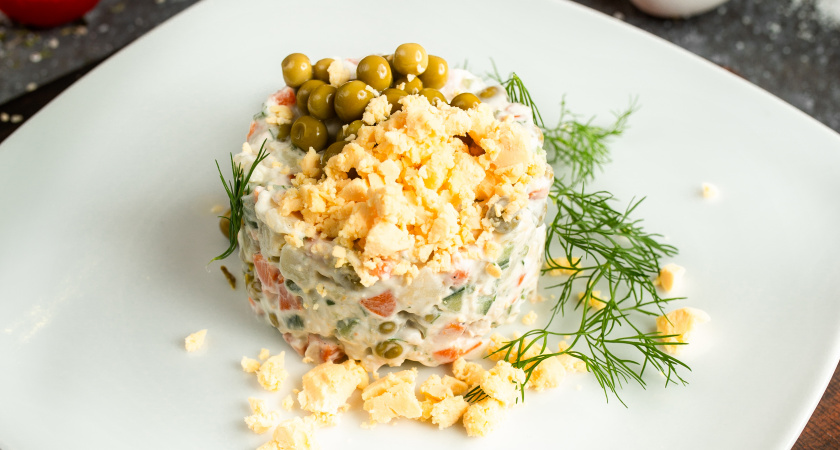 Я приготовлю салат «Конёк-Горбунок» — идеальный выбор для новогоднего стола в год Лошади