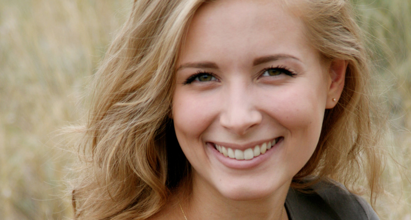 Как вычислить женщину с деньгами, даже если она в простой одежде — 9 привычек