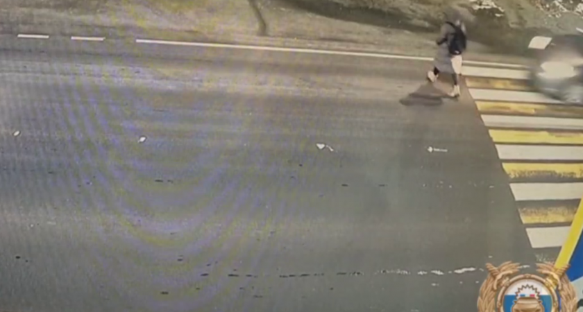 В Иркутской области автомобиль сбил школьницу на "зебре"