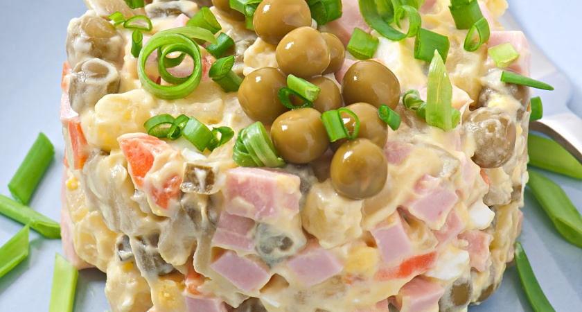 Салат "Наслаждение" уникален на Новый Год-2026: в разы круче надоевших "Оливье" и "Шубы" — задобрит Огненную Лошадь