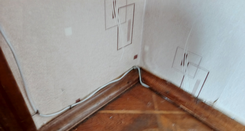 Почему европейцы не используют пластиковые плинтуса: давно нашли более практичную замену вечно ломающему пластику