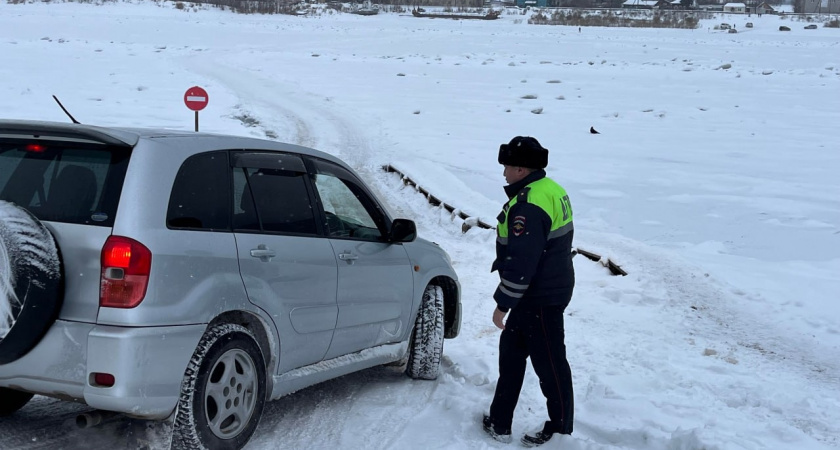 Полиция Иркутской области предупреждает об опасности выезда на тонкий лёд Лены