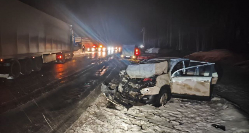 В Иркутской области три человека пострадали при аварии на трассе