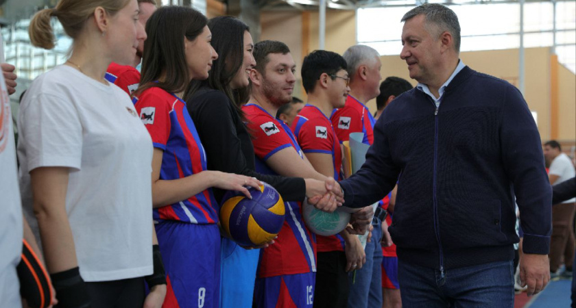 Сотни медиков Иркутской области демонстрируют спортивный дух на спартакиаде