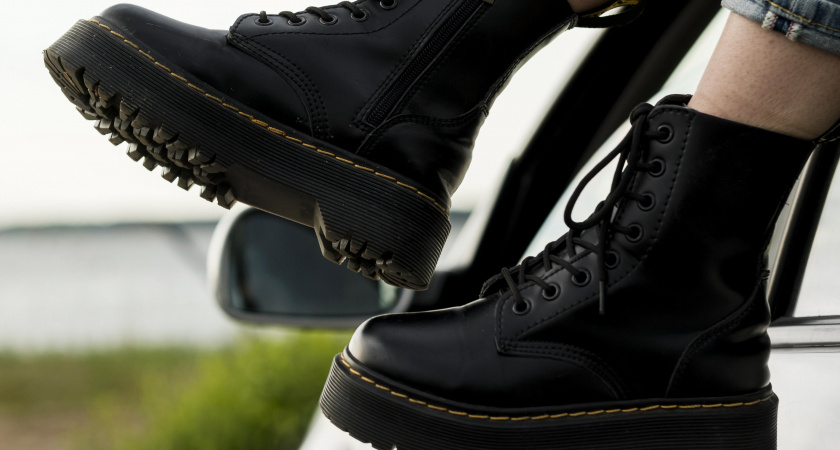 Безнадёжно устарели: 7 вещей, которые носят только россиянки. Их пора выбросить