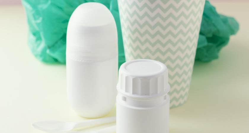 Больше не выбрасываю пустые шариковые дезодоранты: эти методы использования улучшат жизнь в быту и на отдыхе