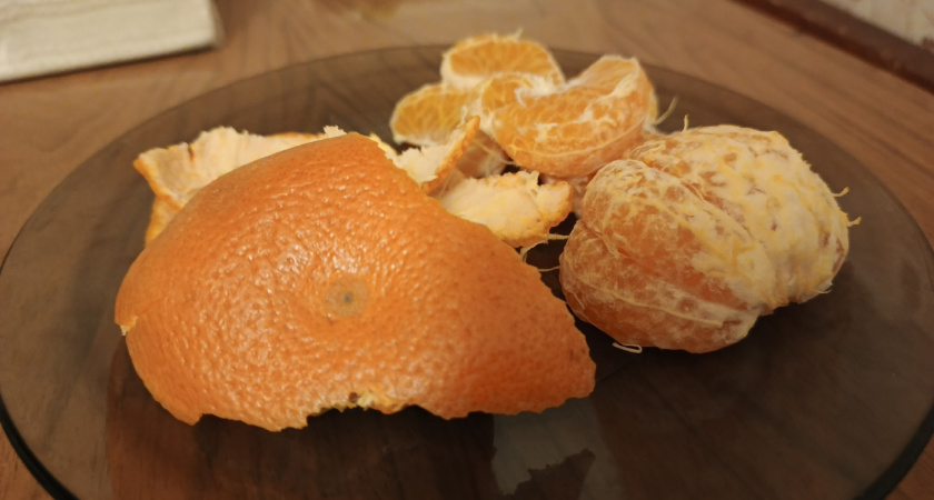 В Европе мандариновые корки стоят дороже самого фрукта, а мы их выбрасываем: отлично помогает в быту